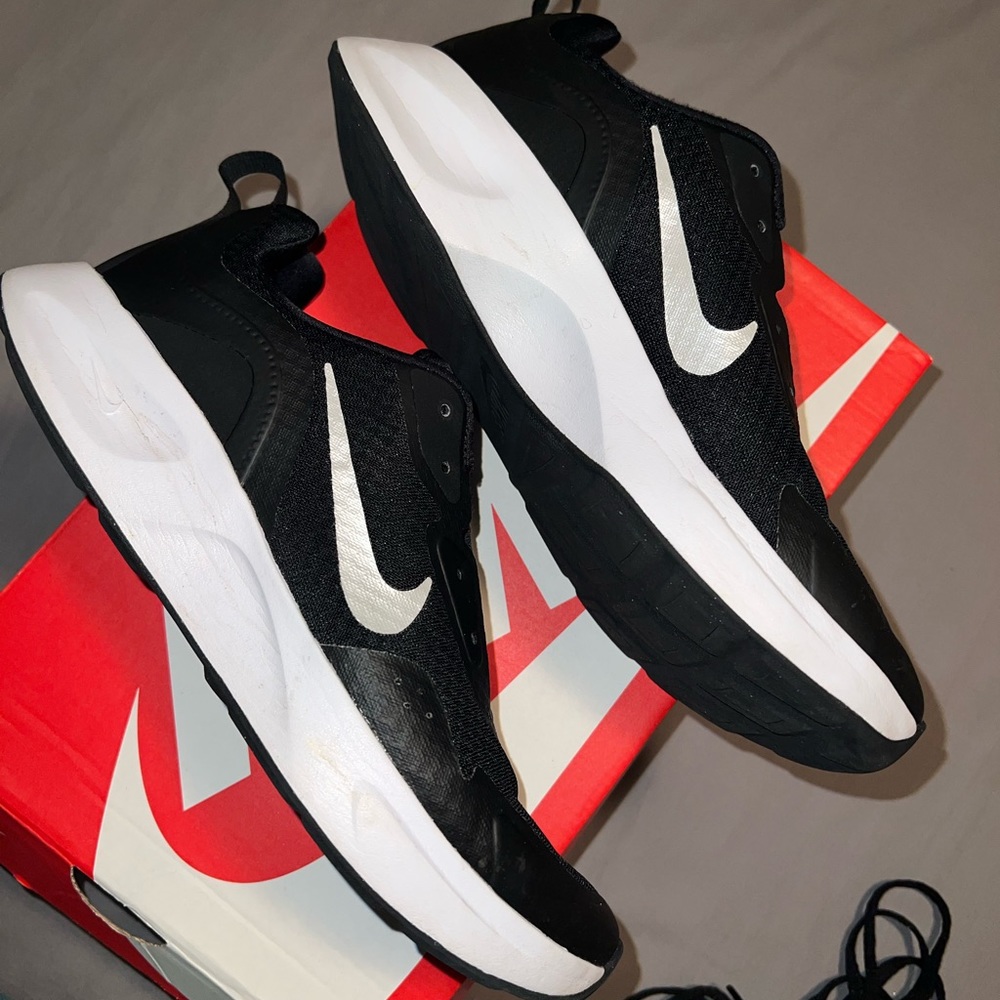 Nike wearallday sneakers -women’s size 8.5